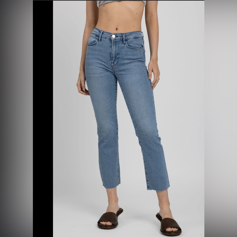 32. FRAME Le High Straight Raw Hem Jeans | Light Wash size 25